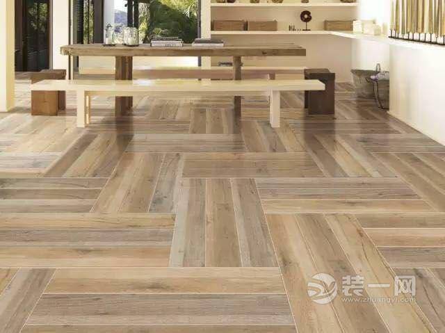 全屋通铺木纹砖？这届装修人真的太会了！(图1)