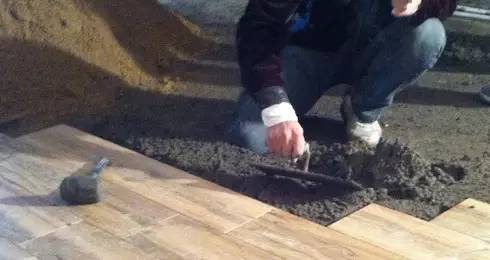 男主大甩卖HD在线观看(图1)
